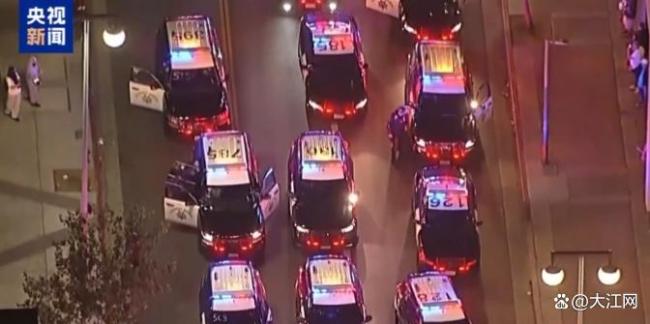 洛杉矶警察努力阻拦抗议者前进 非法移民执法引发冲突