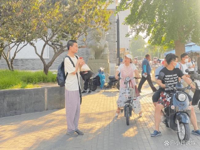 围观韦神一场与韦东奕无关的造神运动 流量与资本的狂欢