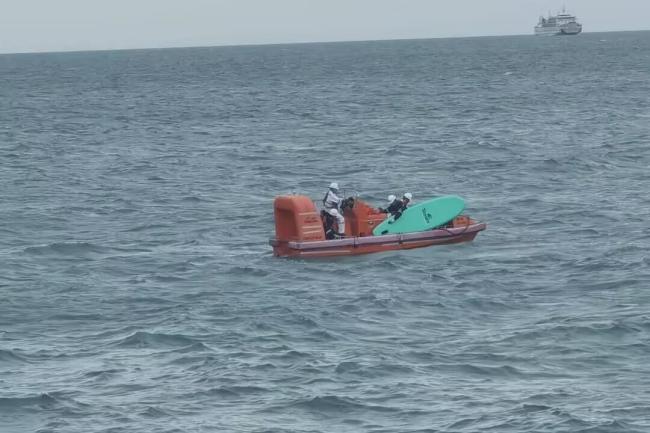 10歲男孩臺(tái)風(fēng)天海上漂流5小時(shí) 幸運(yùn)獲救平安回家