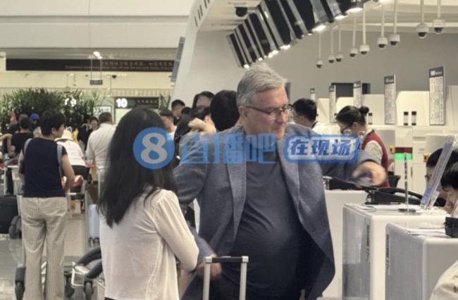 伊万已离开中国飞往卡塔尔 国足换帅风波
