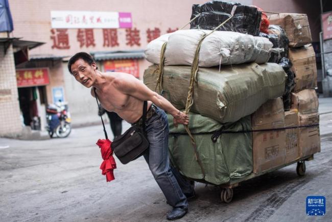 “棒棒”父親收到禮物了 兒子的愛與成長