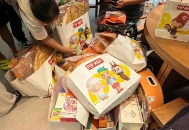 泡泡玛特做珠宝 “对标”老铺黄金 拓展IP商业版图