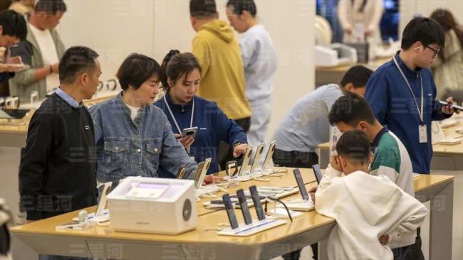 中国经济最新成绩单：收获一个新高 消费引擎加速运转