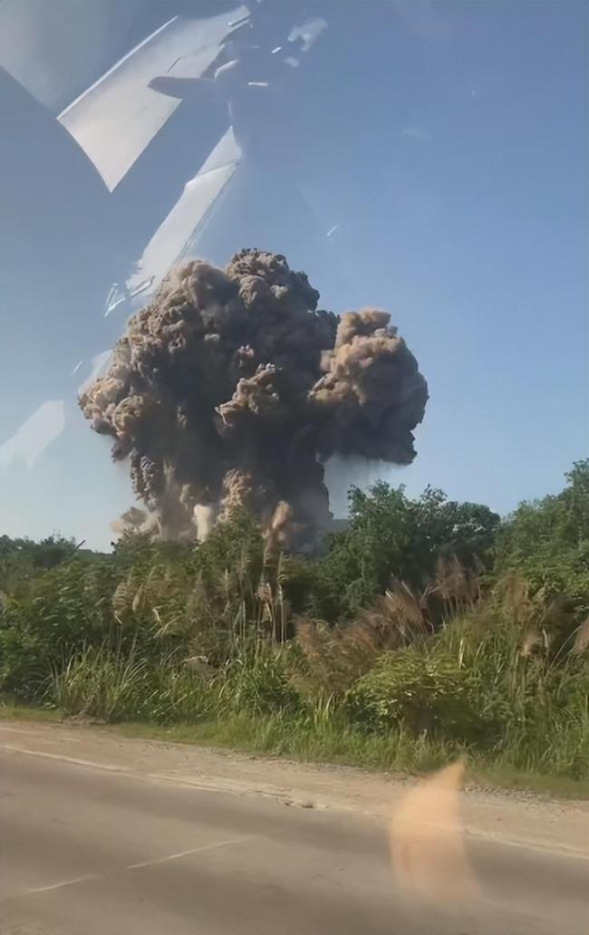 湖南鞭炮廠爆炸 傷者被送至4家醫(yī)院 官方正調(diào)查處理