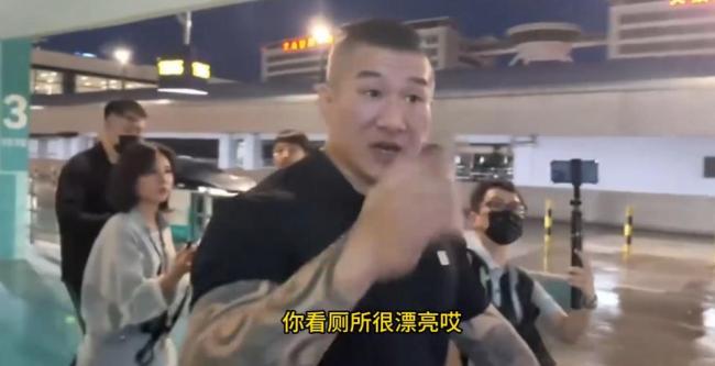 臺(tái)網(wǎng)紅“館長(zhǎng)”回顧大陸游幾近哽咽 真相之旅撕開信息繭房