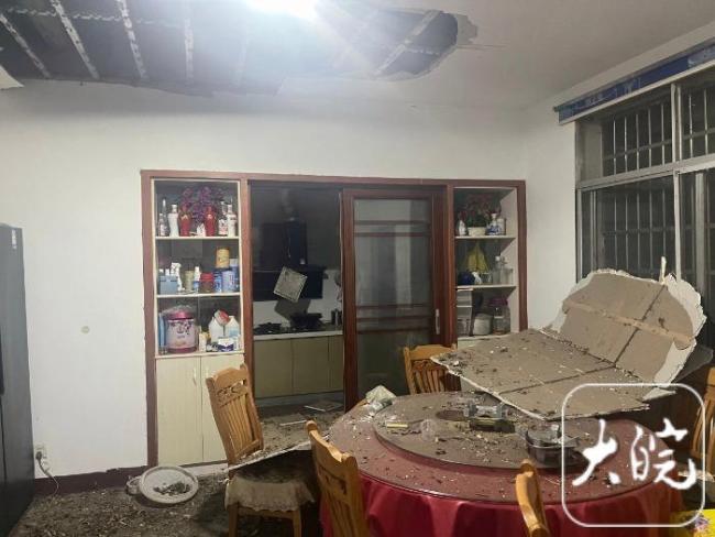 湖南花炮厂附近村民发声 房屋受损焦急等待家属消息