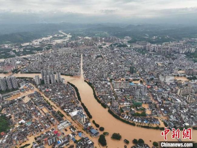 广东怀集洪水致超18万人受灾 防汛形势严峻