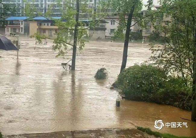 湖南龍山縣600余戶房屋被淹 特大暴雨引發(fā)災(zāi)情