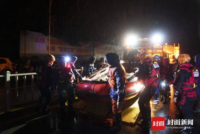 超百年一遇洪水下的县城 救援与重建并行