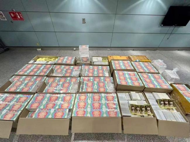 10人攜帶3086個(gè)泡泡瑪特被查
