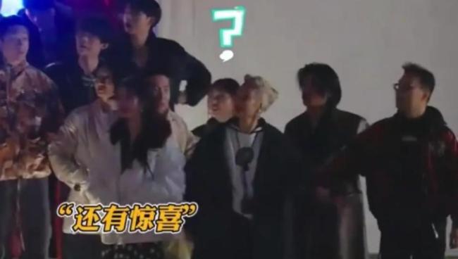 汪峰曬與女友森林北合照,，否認(rèn)與寧?kù)o戀愛(ài)傳聞并致歉 節(jié)目互動(dòng)引發(fā)誤解