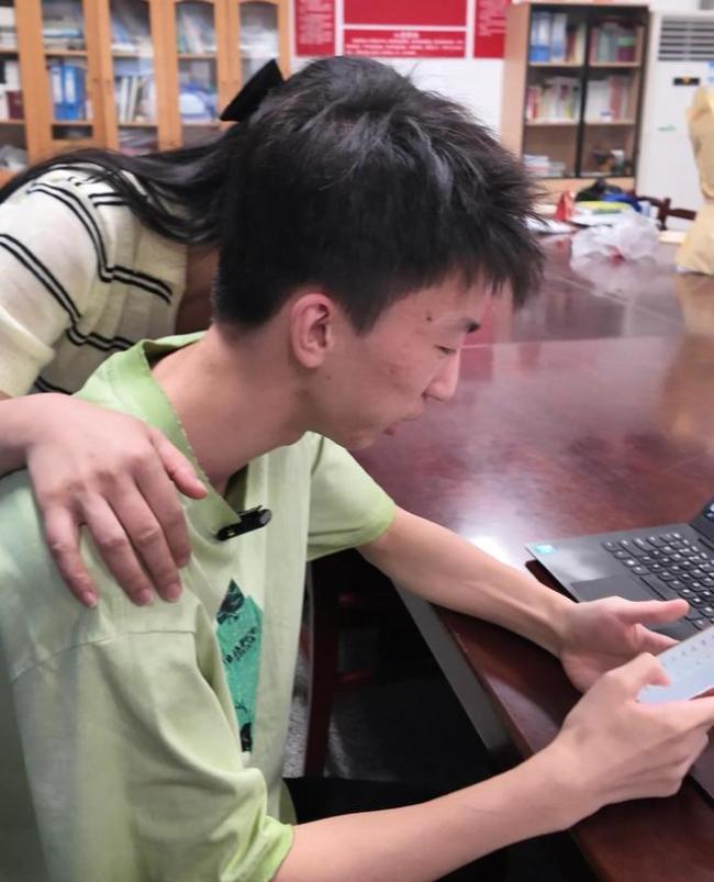 男生病休一学期高考669分 坚持与努力的胜利