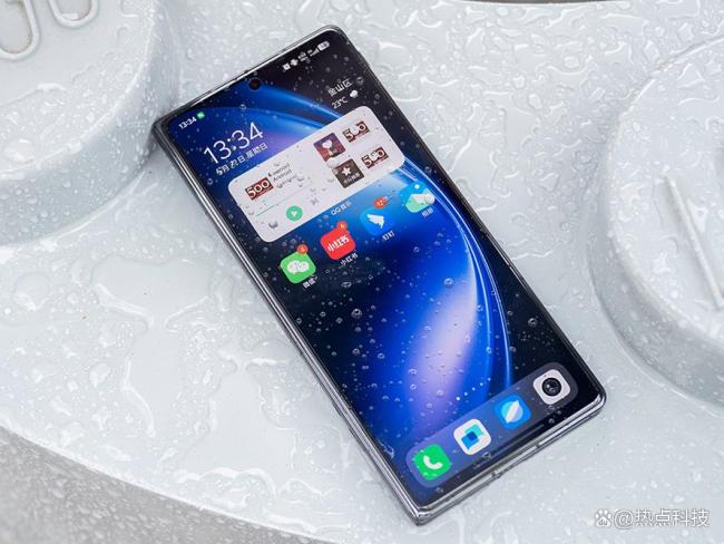 vivo X Fold5上手体验 轻薄大屏的双持快乐源泉