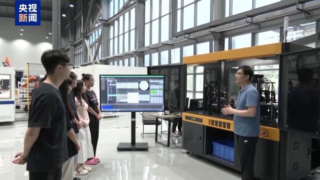 2025高考招生录取新变化新趋势 专业优化与交叉融合