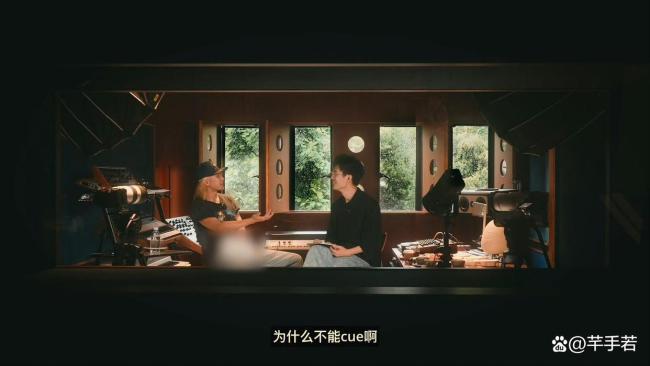 蔡徐坤籃球梗自己cue自己 自嘲展現(xiàn)成長(zhǎng)