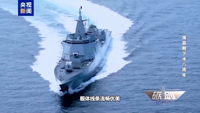 它是航母编队的“带刀侍卫”，以一对二逼退外舰！
