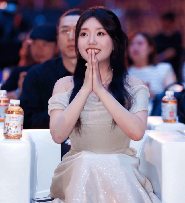 李雪琴怎么美成这样了 瘦身逆袭气质女神