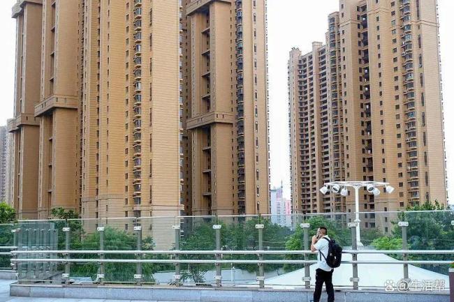 為了賣房當(dāng)中介房子仍沒賣出