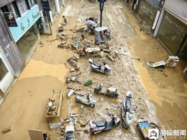 榕江遭遇特大洪水 嬰兒酣睡被安全轉移 小城眾志成城恢復重建