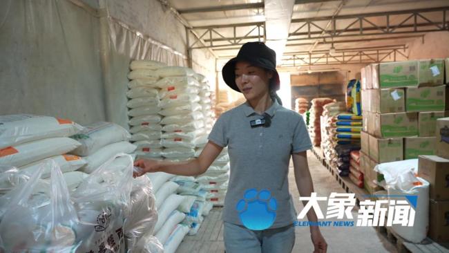 河南27岁“卖菜西施”吸粉超600万 乡音响彻太行山下