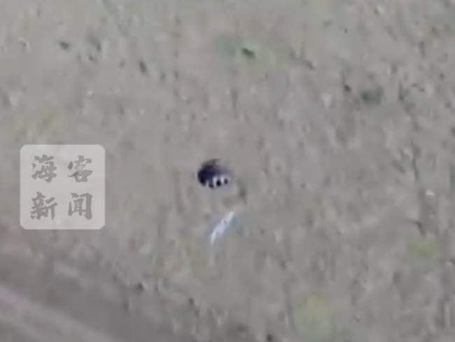 俄军无人机发现乌火箭炮后立即击毁