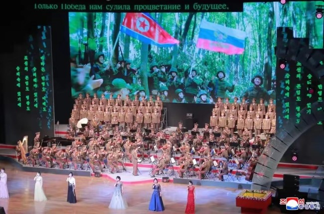 金正恩疑似悼念在俄阵亡军人画面