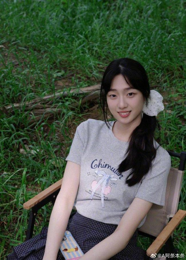 阿条姐发博告别六月 夏日夜色变绿