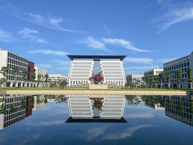 福耀科大常務(wù)副校長談AI時(shí)代 探索新型研究型大學(xué)路徑