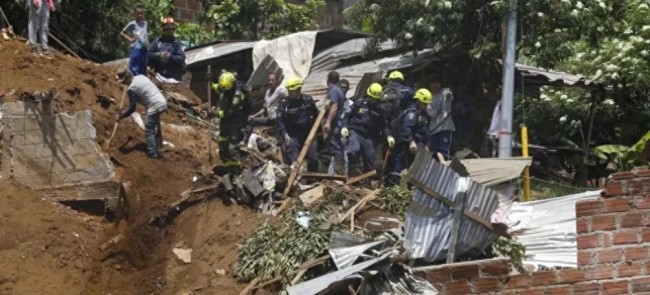 哥伦比亚山体滑坡已致23人死 救援仍在进行