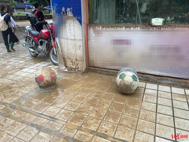 洪峰再袭后的贵州榕江 村超精神凝聚救援力量
