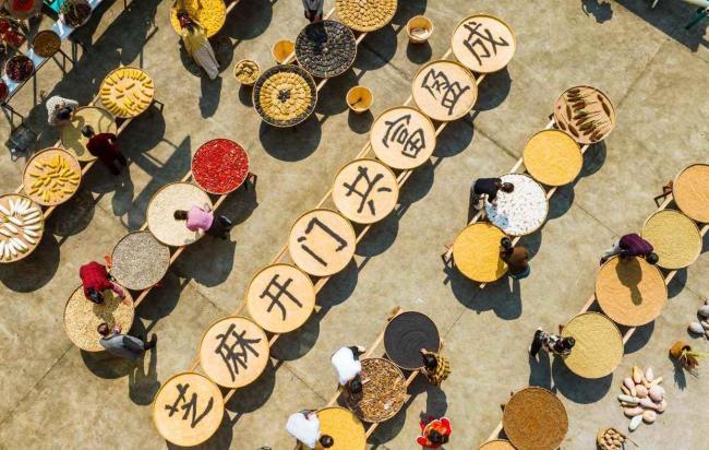 網(wǎng)紅月餅帶出“芝麻開門” 共富之路開啟