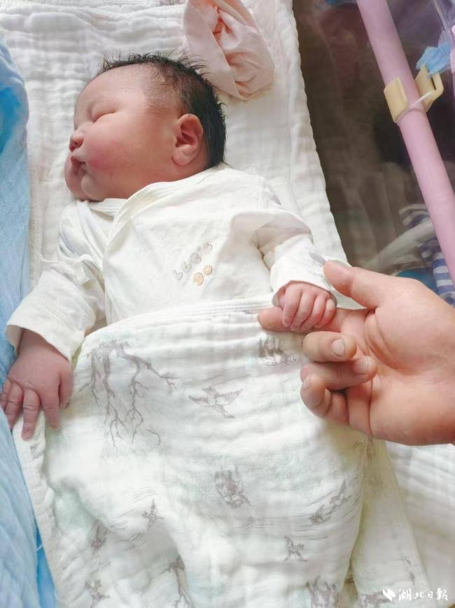 一新生儿10斤2两和姚明出生体重一样 巨大儿引发关注