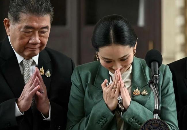 佩通坦被停职后泰国政坛有何变化 三天三位总理轮替