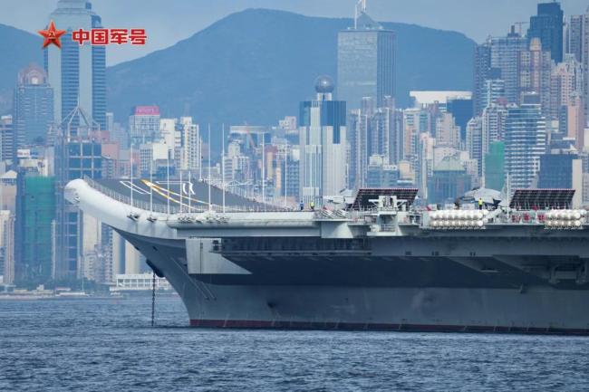 山东舰与维港同框大片来了 高清震撼大图一次看个够！