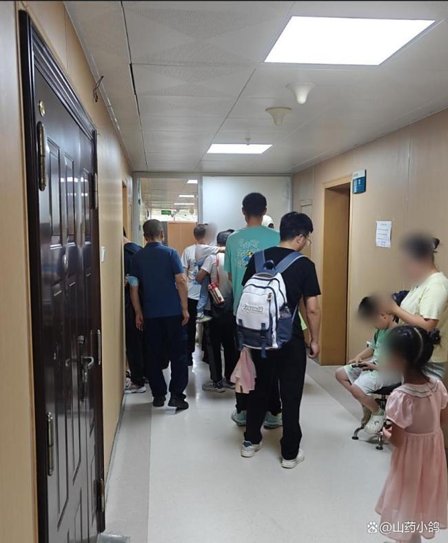 家长称血铅超标孩子吃的是彩色食品 毒食流水线曝光