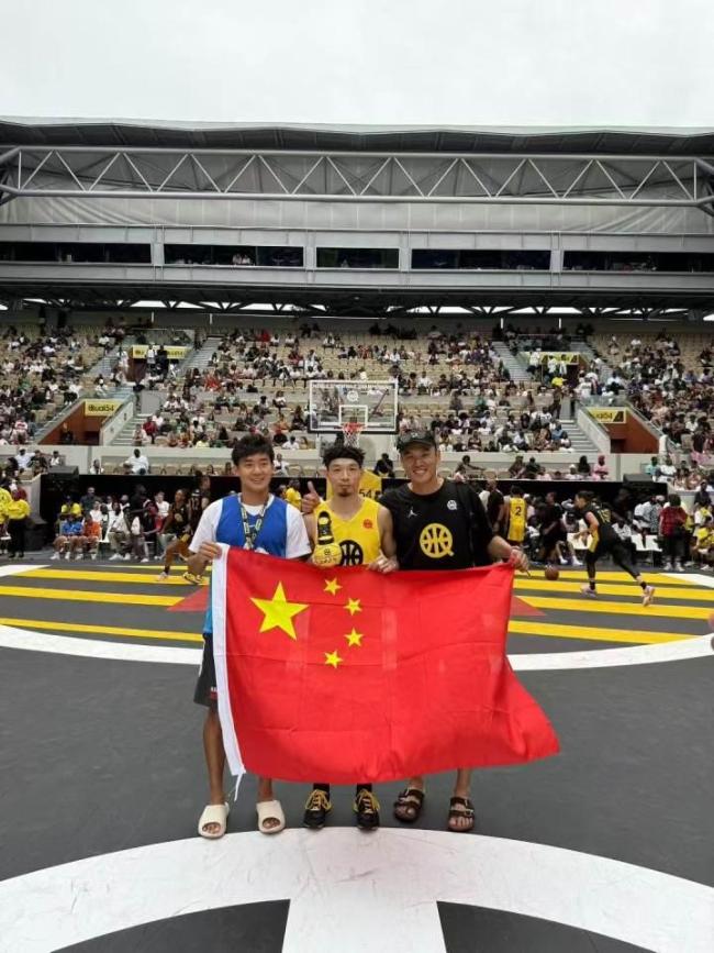 陈登星加冕世界顶级街球扣篮赛冠军 中国骄傲闪耀国际赛场
