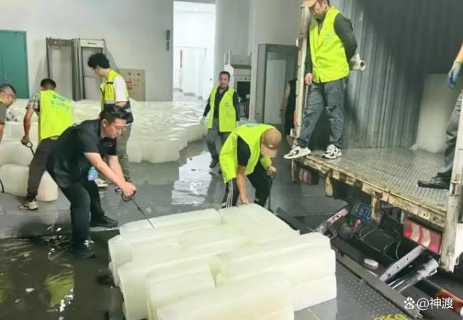 蘇超“撒貝寧”終究還是敗給了高溫 冰塊降溫顯溫情