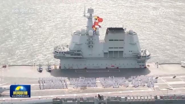 山東艦編隊(duì)開放活動(dòng)近兩萬人次登艦 港人熱情迎接