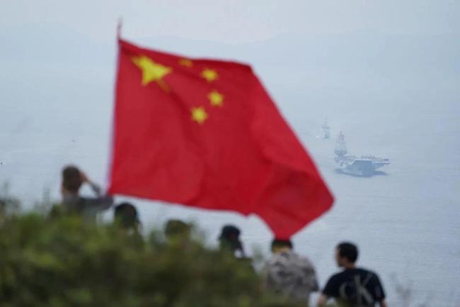 山东舰“挥旗哥”找到了！网友：真的特别感动