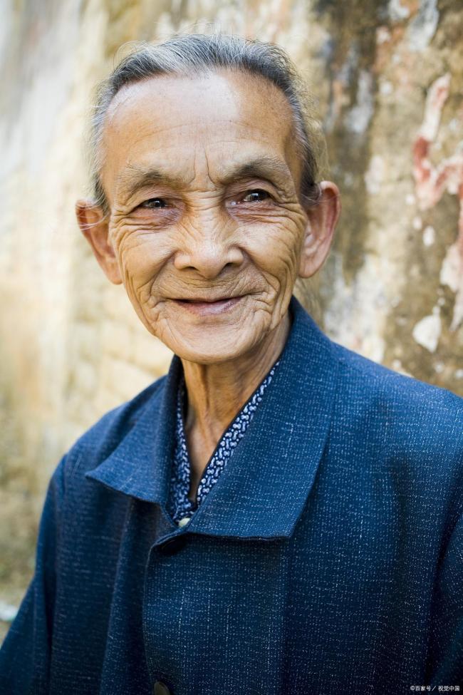 人老了，是有兒女還是有錢(qián)幸福,？