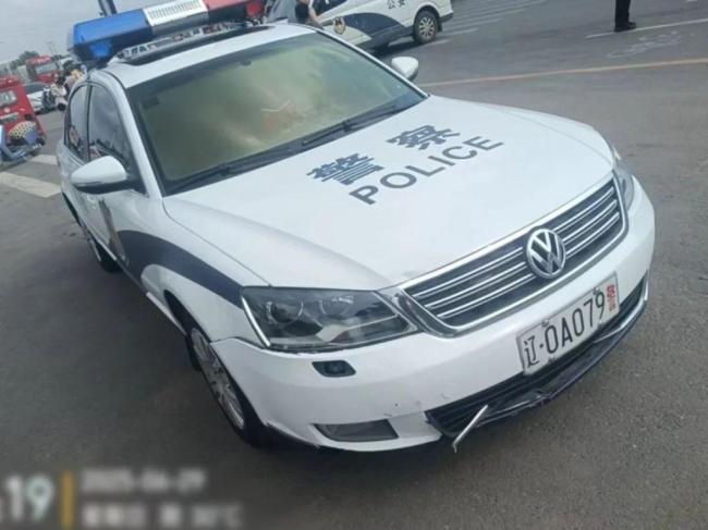 沈陽一男子將私家車改裝為警車 非法裝備被識(shí)破