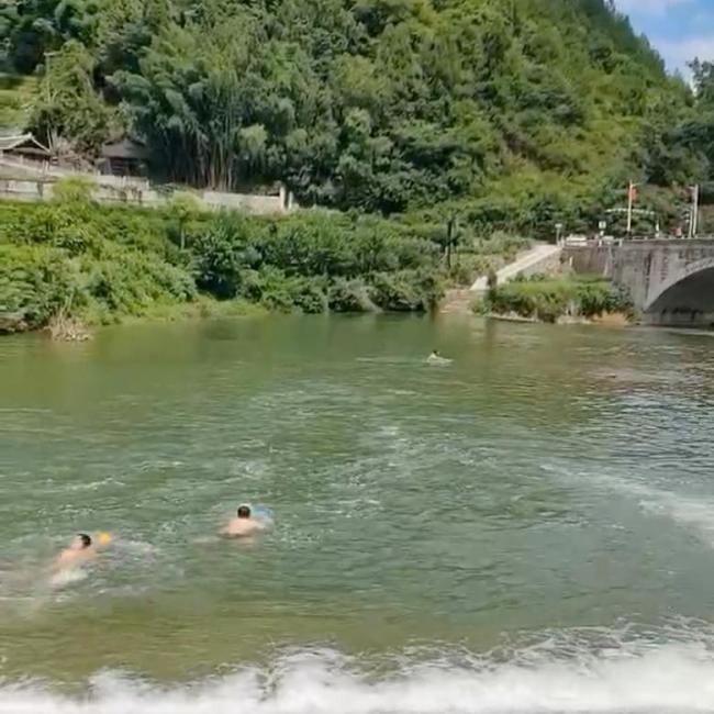 遵义小伙救落水者两人均遇难 英雄行为感动众人