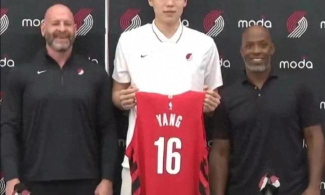 杨瀚森效应！当地华人：我们一天买的球衣顶开拓者半年销量 全球华人篮球热情引爆