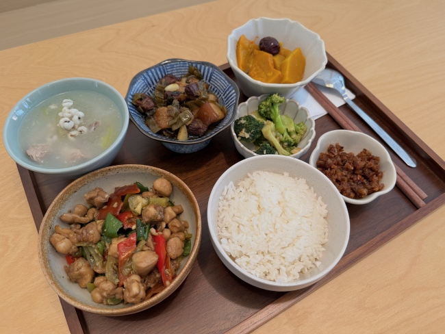 父母为让女儿吃好来长沙开饭店