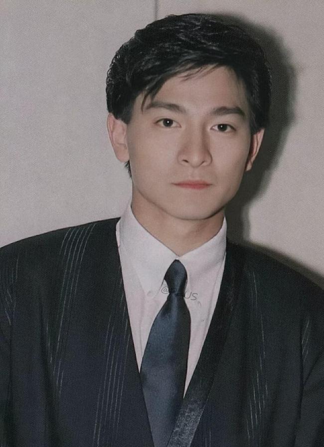 王晶曝成龍曾被粉絲扇耳光 偶像的無奈與自我和解