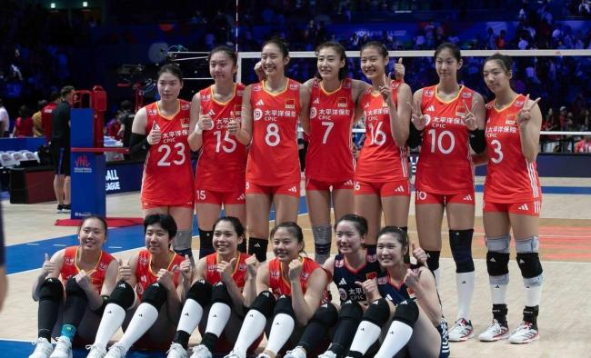 中国女排美国站首秀稳字当先 两个环节成胜负手 李盈莹张籽萱首搭