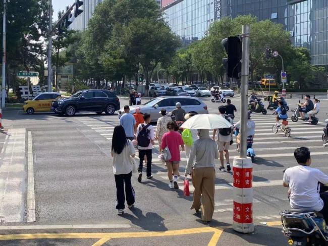 遼寧連發(fā)30多條高溫預警 全省熱浪滾滾