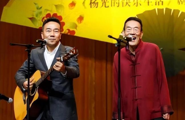 李玉刚悼念杨少华 相声界失去一位长者