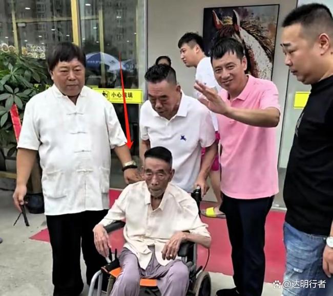 楊少華吊唁儀式舉行 各界人士送別相聲泰斗