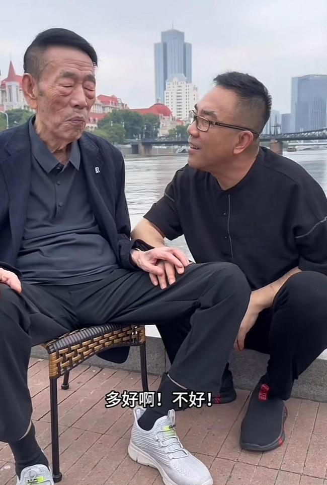楊少華最后一次公開露面曝光,，被推著參加開業(yè)典禮，瘦到皮包骨頭,！